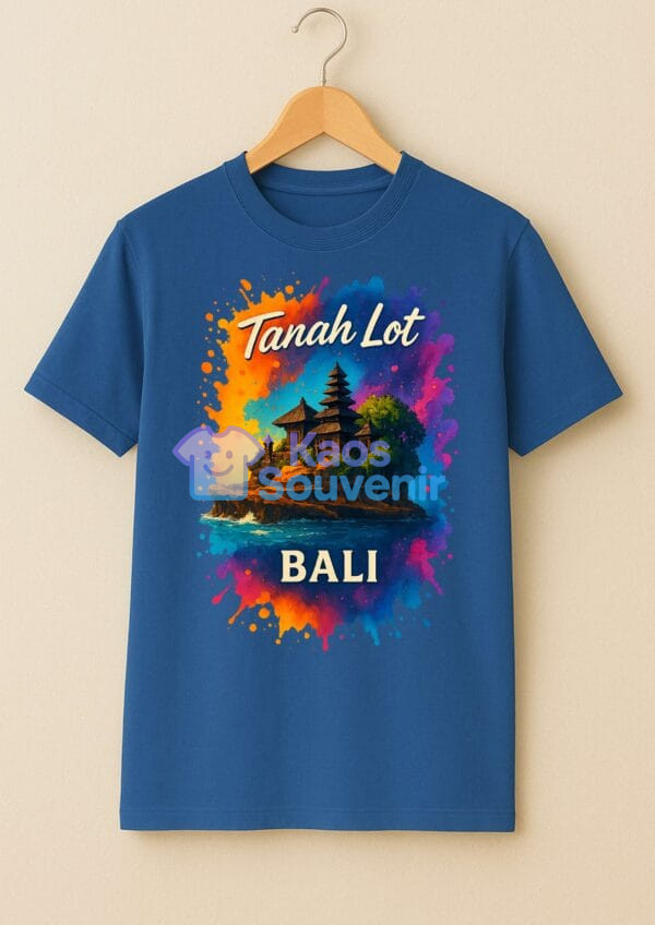 Kaos premium souvenir Tanah Lot Bali dengan bahan lembut adem dan desain keren yang membuat pemakainya terlihat seperti sering liburan ke Bali