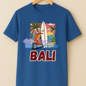 Kaos Souvenir Bali Biru – Skuter Klasik & Surfboard, Sunset Pantai