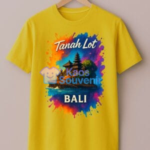 Kaos premium souvenir Tanah Lot Bali dengan bahan lembut adem dan desain keren yang membuat pemakainya terlihat seperti sering liburan ke Bali